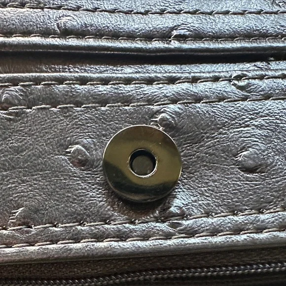 Steve Madden Shimmering Silver Wristlet - Picture 13 of 15